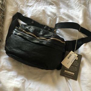 Campomaggi Leather sling bag